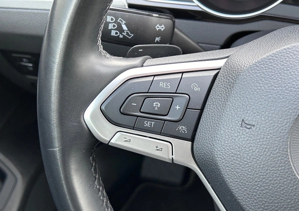 Volkswagen Passat cena 92900 przebieg: 129436, rok produkcji 2020 z Józefów małe 781